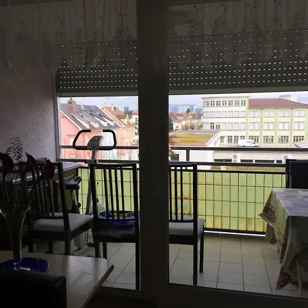 Appartement de 2 chambres avec terrasse amenagee et wifi a Saint Louis a 2 km de la plage Appartement