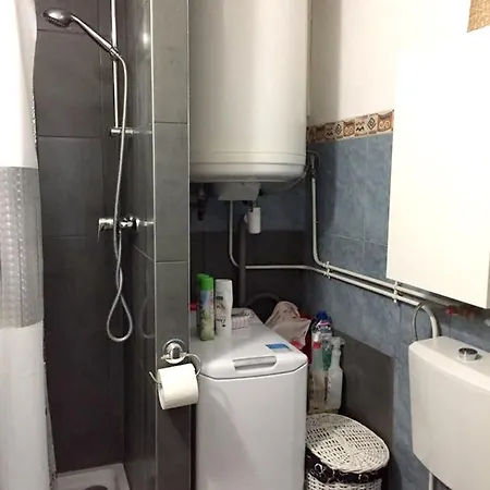 Appartement de 2 chambres avec terrasse amenagee et wifi a Saint Louis a 2 km de la plage Appartement *